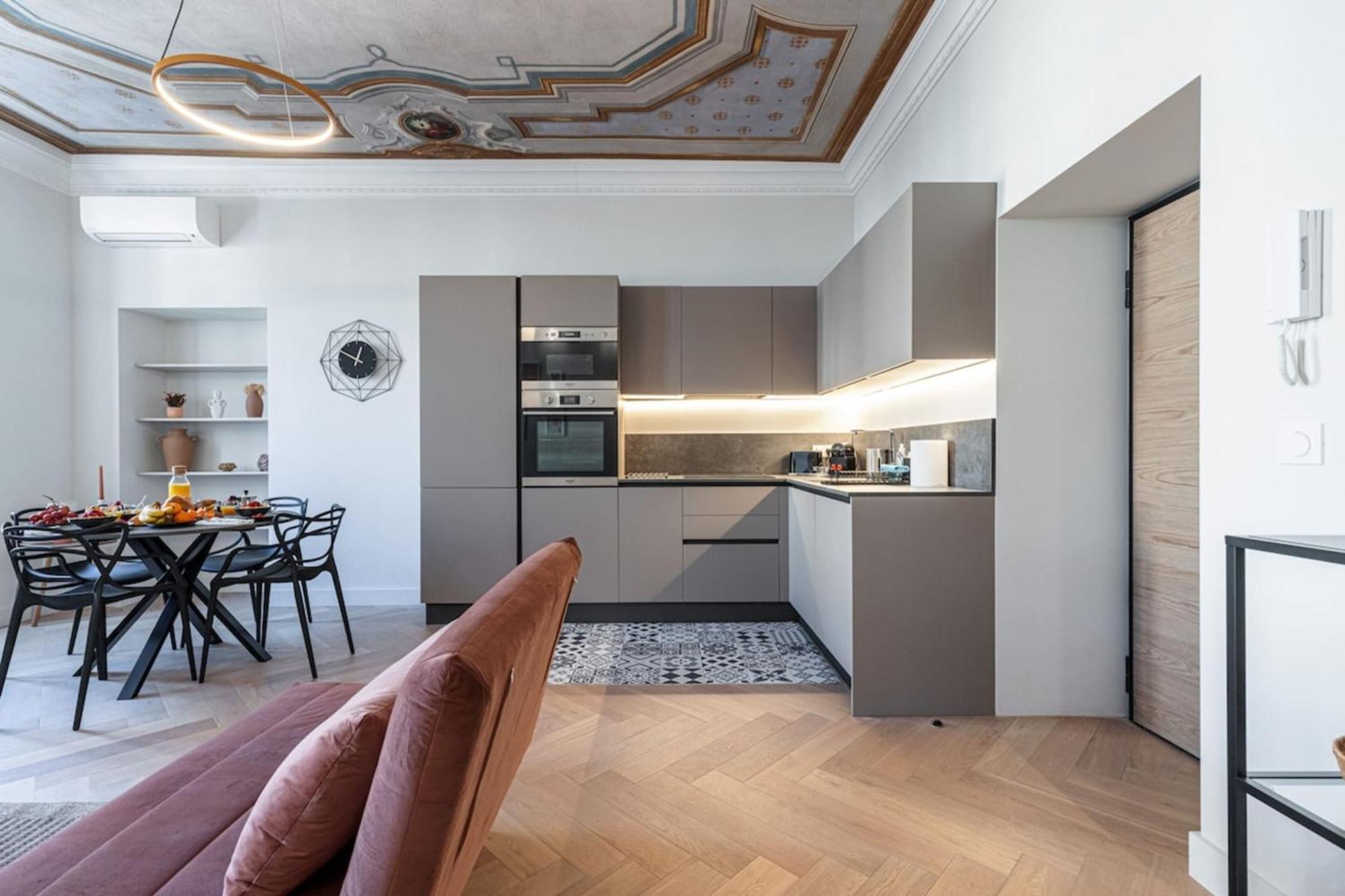 Philibert - Traditional Apart With Historical Fresco Nice Buitenkant foto